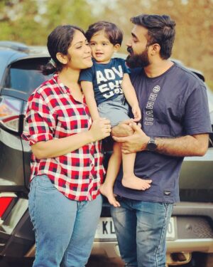 Darshana Das Instagram - 🫰🏻📸