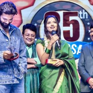 Darshini Gowda Instagram - Started 2024 with the blessings and gratitude✨

Thanks to @padmamohana_awards 🎊
This means a lot nd Am truly grateful🤍