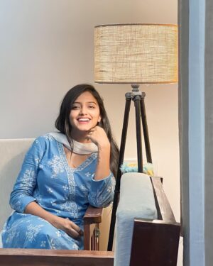 Darshini Gowda Instagram - It’s okay to be happy with a simple life✨

PC: @prajwal_gowda1996 🐵

#nammamane #light