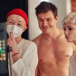 Darya Moroz Instagram - Я называю эти фотки «когда режиссер немножко клоунесса и все время размахивает руками»🫣 Любила ли я артистов больше чем после этого нового опыта? Нет! Точно нет! Но сейчас люблю как никогда и очень благодарна каждому♥️ #сексдоипосле #ontheset🎬🎥 #когдадашарежиссерка #dariamoroz #actress