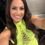 Dasha Kuret Gonzalez Instagram - It’s almost time to Collide!!! See you soon on #TNT for #AEWCollision 😃💃🏽💪🏽🤓🤘🏽 @mohegansun @aew @aew_heels @aewontv 💄💁🏽‍♀️: @aewglam @dearadneris #Wrestling #AEW #MasDasha