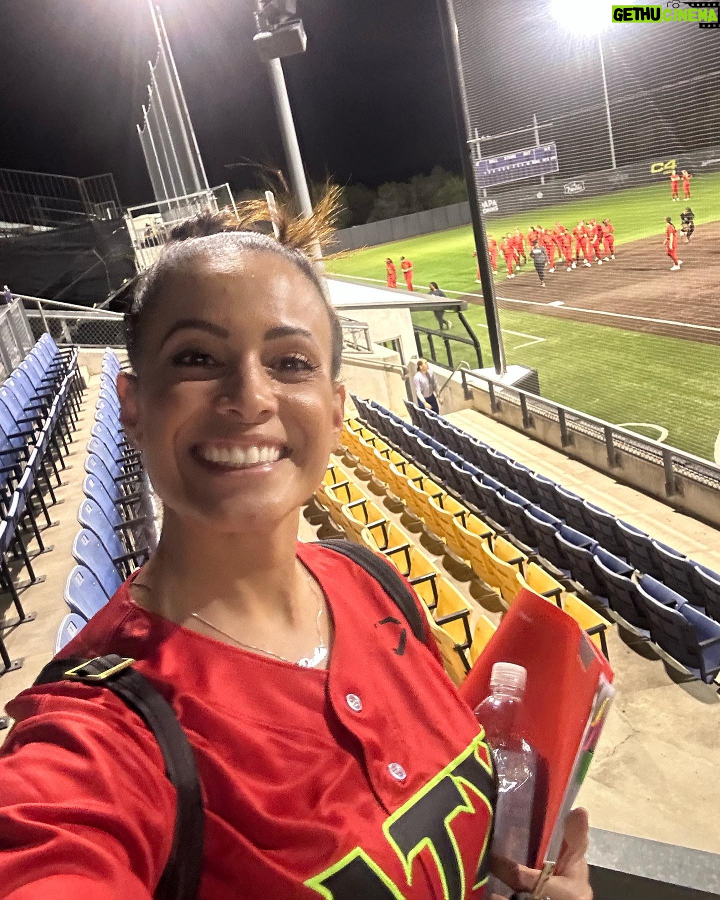 Dasha Kuret Gonzalez Instagram - And there we have it!!!!! π₯That concludes the inaugural regular season for the @thetexassmoke π€ππ½π₯³π!!! Huge congratulations to these beautiful ladies for all of your hard work and becoming the regular season champions in just your first season!!! ππ₯ Thank you @datdudebp and @jadecargill for believing in me and allowing me to serve as yβallβs PA π€this season. Big shout out to @emays12 for always making sure I was taken care of. πππ½ Thank you to the beautiful city of #Austin #TX @concordiatx , all the staff and those who tirelessly work behind the scenes to make sure everything comes together so these ladies have the best of the best. @gregdavidson66 youβre the man and thank you so much for all of your patience and guidance in teaching me the ropes throughout this new adventure. Playoffs start later on this week and yβall know who Iβll be rooting for!!! #LetsGo ladies!!! #WPF #TexasSmoke #WeWantAllTheSmoke #WomensProfessionalFastPitch #Softball Bring that championship back home ladies!!! Yβall got this!!! ππ€πππ½π€π₯πππ½π₯³ππ½π₯³ππ½