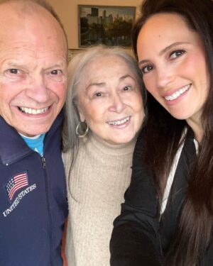 Davina Portratz Instagram - Mom and dad ❤️