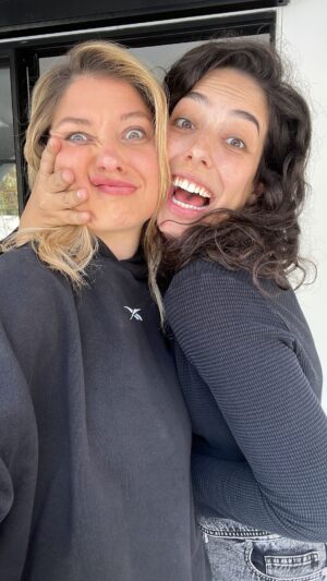 Dawn Lanny-Gabay Instagram - אהבה זה מוחץ 🐻🐻