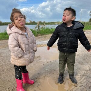 Dawn Lanny-Gabay Instagram - נעים לנו להתחזות לקיבוצניקים רק לרגע