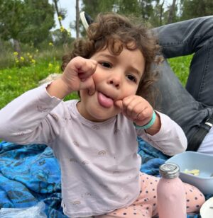 Dawn Lanny-Gabay Instagram - שבתינג👨‍👩‍👧‍👧