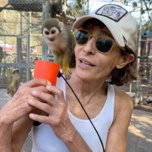 Dawn Lanny-Gabay Instagram - כשמרקו פגש את קופיפו🐒
סאונד חובה לנוסטלגיים