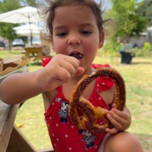Dawn Lanny-Gabay Instagram - שבועות בקיבוץ כל מה שלא עלה לסטורי
