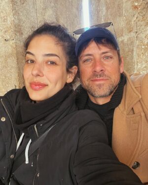 Dawn Lanny-Gabay Instagram - האיש שאוהב הכי בעולם את ירושלים, את הבנות שלו, ואותי- חוגג היום יומולדת 40
בכל יומולדת אחר הייתי מקשיבה לך ומתעלמת מהיום הזה לחלוטין, אבל לא השנה!
מזל טוב חצי שלי, שתמשיך להיות כזה איש חכם שמלמד את שלושתנו כל הזמן דברים, שתמשיך ללמוד ולהעשיר את עצמך כל הזמן, אם אפשר רק תתחיל לתפעל רשת חברתית יש פה דרישה רצינית לראות אותך יותר
אוהבת אותך,
על החתום, אני ❤️