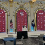 Dawn Staley Instagram - @nyse type of morning! @gamecockwbb here and present for this experience! BTW there a lot of @UofSC students in the house. 🐔🐔🐔🐔