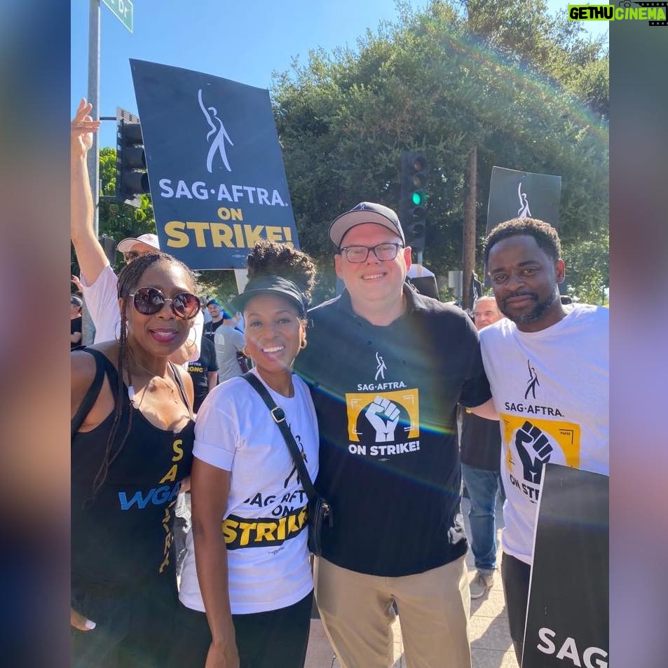 Dawnn Lewis Instagram - In solidarity we stand! Over 1,500 representatives from the WGA, SAG-AFTRA, IATSE, LIUNA, DGA and other supporters came together to unify their voices and raise awareness of the current unjust practices and conditions we face in the entertainment industry. It was energizing to stand shoulder to shoulder with workers from every facet of our creative world: actors, singers, dancers, broadcasters, directors, writers, hair-wardrobe & makeup designers. Powerful words were spoken by representatives from each of the participating unions, with especially motivating messages from: Martin Sheen @KerryWashington @AllisonBJanney @PerlMutations @MsJoelyFisher @Pkcbarclay @RealMichelleHurd @DuleHill @Duncanci SAGAFTRA Negotiating Committee Cast of West Wing And many More During this weekend of “Labor Day” celebrations - BBQs, beach parties, parades, etc remember - WE ARE THE LABOR FORCE that we’re talking about! Remember what we’re standing in solidarity for: fair wages, representation, profit participation, the ability to afford healthcare, homes, not replacing humans with technology and several other deeply concerning issues! These issues are are critical for us all! Believe me, every sector of society is being affected by the unbridled greed and self-serving approach of the studios and entertainment streaming platforms. Labor Unions keep us protected! United We Stand! #unionstrong #sagaftrastrong #whenwefightwewin #sagaftra #sagaftrastrong #sagaftramember #sagaftrastrike #sagaftramembers #wgastrong #wgastrike #writersguild