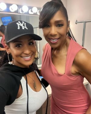 Dawnn Lewis Instagram - Sooo excited that the ADW Cast is on @TheViewABC tomorrow 4/17! @WhoopiGoldberg and I have been friends for years, but it’s my first time doing the show. We were also joined by @TheRealDebbieAllen! 
Please check us out. Let’s all have a great time!!!

I got to chat with my dear friend Wayne Brady (@MrBradyBaby)! So excited for him and the cast of @TheWizBway! As it returns to Broadway! 

Thanks so much to my amazing cousin Lisa Jones (@jonesforbeauty) for doing my makeup and Tom Ngwenya for my fab ponytail hairdo!! 

Makeup: Lisa Jones
Hair: Tom Ngwenya

@adwtourexp 
@iamjasmineguy 
@iamcreesummer 
@darrylmbell 
@kadeemhardison 
@joyvbehar 
@sarahaines 
@ananavarofl
Alyssa Farah
Sunny Hostin

#EnjoyTheView #TheView #ABCNetwork #WhoopiGoldberg #ADWTour #ADifferentWorldTour #ADifferentWorld #SupportHBCUs #HBCUTour #HBCU #HBCUsMatter #DawnnLewis #ADWReunion
