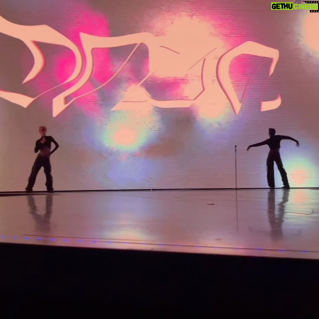 Daya Instagram - Got to put on the show of my dreamsss last week 🥹🖤🖤 Felt like such a princess the whole time thank you thank youuu @myvacaya for the opportunity to explore and curate w the best team — truly a night I’ll never forget Dancers: @gavin.lemaire & @jessealexaander choreographed by the loveliest @mariespieldenner Video design: my brilliant sister @loutandon Styling: @marc_eram HMU: @mjsmakeup FOH / TM: @peaveysound Playback: @naaattynatty Photos by @fitzpattymac21