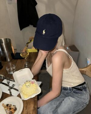 Dayoung Instagram - Happy birthday to me AGAIN!👑