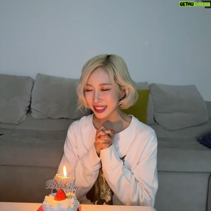 Dayoung - 16.6K Likes - HAPPY DAYOUNG DAY 🖤🦋🥕