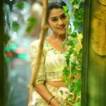 Dayyana Hameed Instagram - Wishing you all a prosperous Vishu ❤️... Costume @asthrafashionhub Hairstyle @makeup_by_rathybaiju 📷 @hamadbinbaba