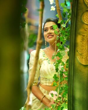 Dayyana Hameed Instagram - Wishing you all a prosperous Vishu ❤️...

Costume @asthrafashionhub

Hairstyle @makeup_by_rathybaiju 

📷 @hamadbinbaba