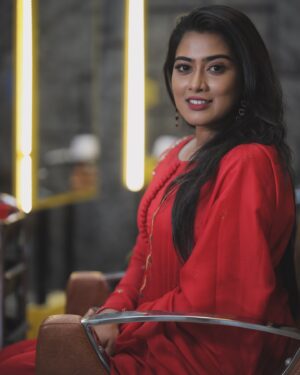 Dayyana Hameed Instagram - Life is simple, its either cherry red or midnight blue. 

Costume @anina.boutique 

captured by @aneeshvideokkaran