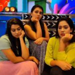 Dayyana Hameed Instagram - Aaru ayrkm aa oral ..? Inbwtn shoot.. 🤪 @mridhulavijai @dayyana_hameed @athira_madhav #fun . . #actress #happiness
