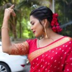 Dayyana Hameed Instagram - A humble tribute to the legendary music director late Sri M. G Radhakrishnan. Poru Nee Vaarilam Chandralekhe .. stylist @stylein_linunidhin Accessories @parakkat_jewels MUA @sajani_mandara_makeupartist 🎥 @imagiophotography_official