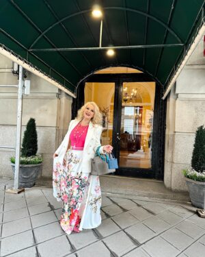 DeAnne Stidham Instagram - I love being able to wear some of my custom designs from my travels. I designed this skirt when I found this fabric in Vietnam, and it turned out just as I envisioned it! I love that I now get to wear it to New York Fashion Week 💗

#lularoe #nyfw2024ss #newyorkfashionweek #fashion