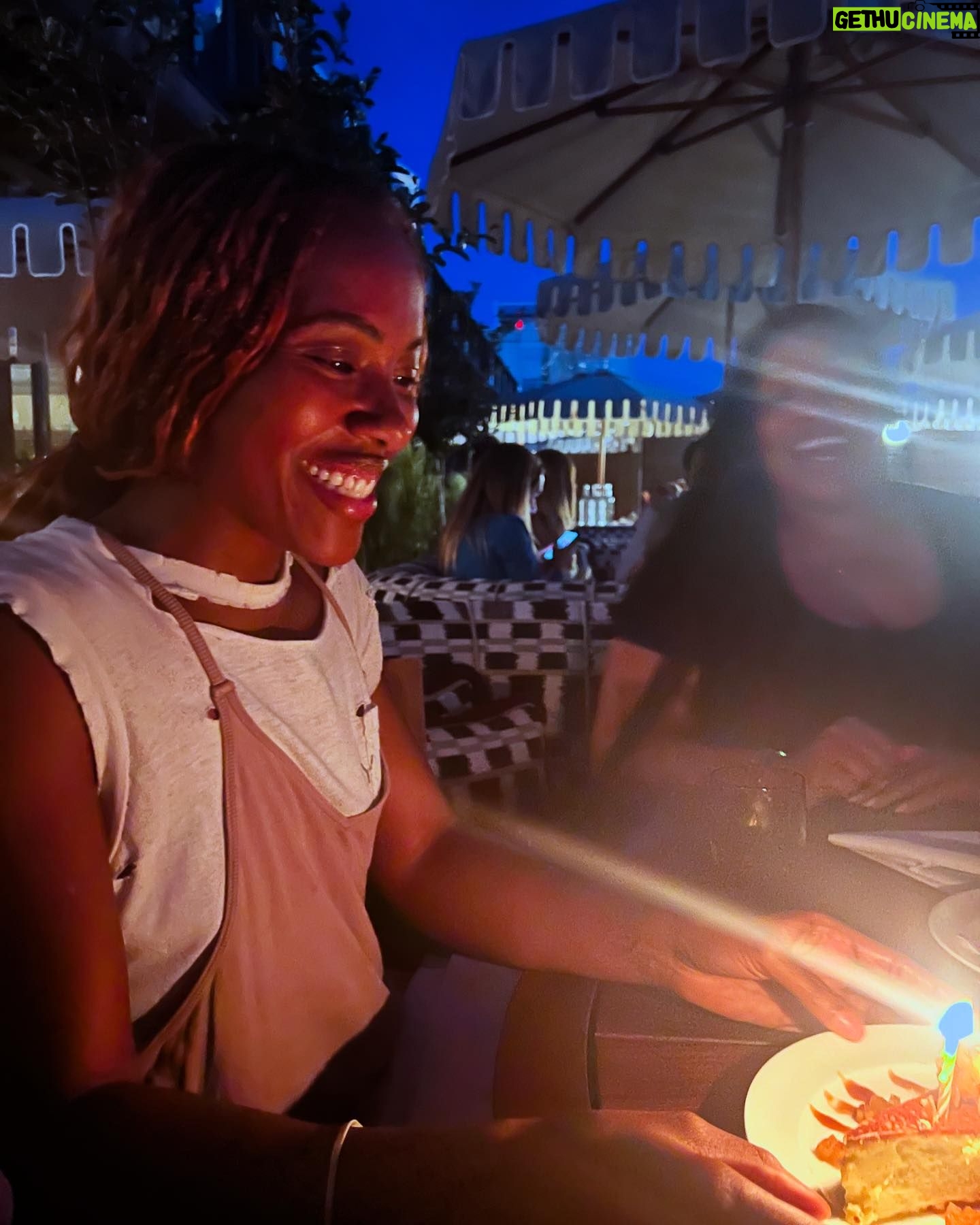 DeWanda Wise - 3 Likes - Practicing our share of community care the last four years has meant being unable to see people we love. Missed these beauties with their neutrogena skin, crest smiles, & warm hearts so very much. 🫶🏾
{De out to dinner with Naturi & Yasmine.}
