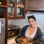 Debbie Garcia Instagram – Roasted Garlic Clove Chicken 🍗