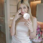 Debbie Tan Instagram – Not sure what’s more shocking, how affordable the product is or how it gives my skin a crazy glow ✨ 

Not only does the @skintificsg cushion feels lightweight on my skin – it also gives me the flawless make up base with good coverage that covers my blemishes and dark eye circles 👀

@skintificofficial @skintific.my