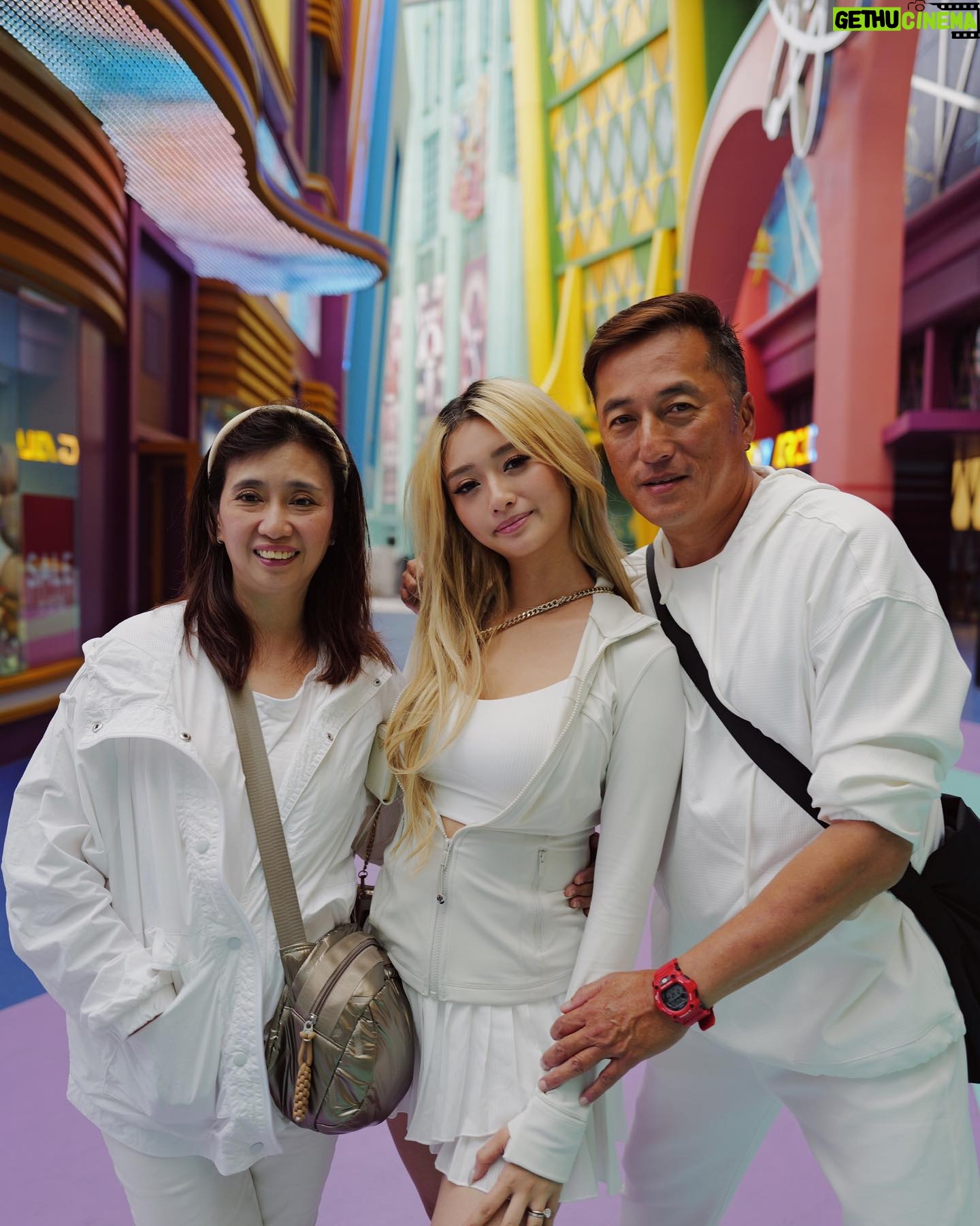 Debbie Tan Instagram - 🎂 wouldn’t want it any other way 🎂 feeling extra thankful and loved this birthday 🦋