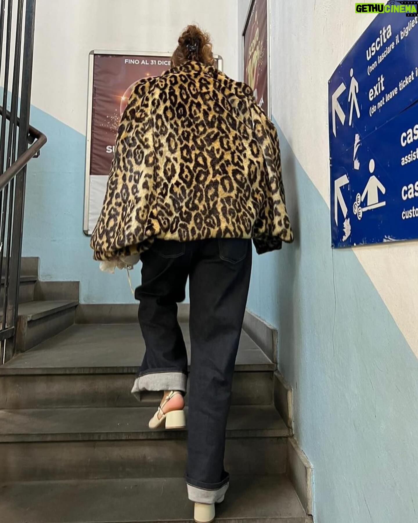 Debi Mazar Instagram - ๐ 18!! Buon Compleanno Giulia! Born on St.Patrickโs Day! ๐ My lucky lady! I have so much gratitude & joy to be you mother๐๐๐๐๐ We are so proud of the woman youโve become.. So intelligent,elegant and full of compassion & wisdom beyond your years. Always an old soul,since the day I saw your little face when you were born. You SHINE ! May this be a blessed start to your โadulthoodโ & many blessings to you my love ๐ Auguri Tesoro! Hereโs to the next chapter ๐ ๐๐ป๐ฏ๐ช๐ฝ๐โค๏ธ