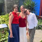 Debi Mazar Instagram - Casa Azul💙 So happy to share this with my daughter @corc0s Every time I come back I see and learn something new about Frida&Diego❣️Thankyou Perla for everything 💋 #coyoacan #mexico🇲🇽❤️