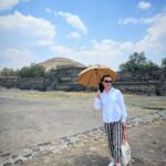 Debi Mazar Instagram - Great day with @corc0s at Teotihuacán ❣️🇲🇽❤️💃🏻💃🏻 We didn’t wear the right shoes,per usual 🤣 What are the chances we both would be working in the same city and have the same day off to spend together ! Thankyou universe❣️ #MotherDaughterDay #Mexico