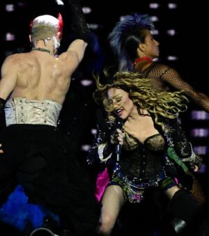 Debi Mazar Instagram - Congratulations @Madonna ❣️
What an AMAZING end to your world celebration tour! You did it!
Congratulations to your children & all the incredible hardworking dancers & crew ! 
To my daughter @corc0s  I can’t wait to see you❣️Brava!
 @saramariezam Thankyou for everything💋
Loved my cameo on stage ,was very personal,commemorating the journey & years of friendship,friends,loss,love,disco balls & dance fever 💃🏻🕺🏻💯
Hope you’ll rest and wear a 
moo-moo for a minute,but we all know that won’t happen 🤣💪🏽💋