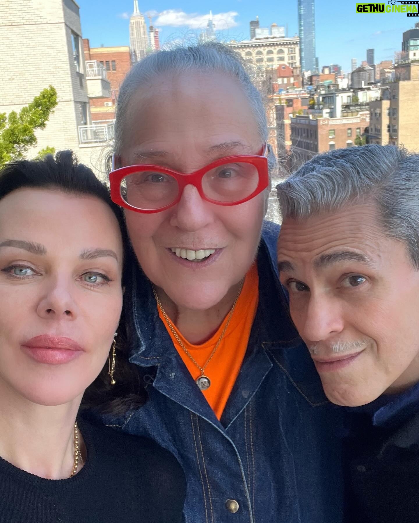 Debi Mazar Instagram - Hello NYC! I came & went, for a quick gig.Sorry to everyone that I couldn’t visit! I kept quiet&focused.4 days ..sigh. So weird to come home to my city/my DNA,and have zero time to see all whom I love.I did get to see Kim & Ruben,Robert &Crispy! That frittata,Kim,was off the hook! 🍳 Thankyou to my host @ilpostoaccanto @bealovesjul @jullovsbea for taking me in and feeding/inspiring me.Greatest love story ever❣️ The love was felt❤️ Didn’t take pics as I was too busy catching up.Phone down.. I had so much dog love with Hoda,Sketchy,Jojo & ZsaZsa!❤️ I’ll be back 🗽