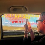 Debi Mazar Instagram - Hot night in Mexico City. In Taxi with @manolocaro . Loved catching this moment of Manolo seeing his film posters plastered all over CDMX ! Pure un jaded excitement❤️ I’m here for the premiere of his film LA FIESTA EN LA MADRIGUERA (which I’m in!) @netflix May 1