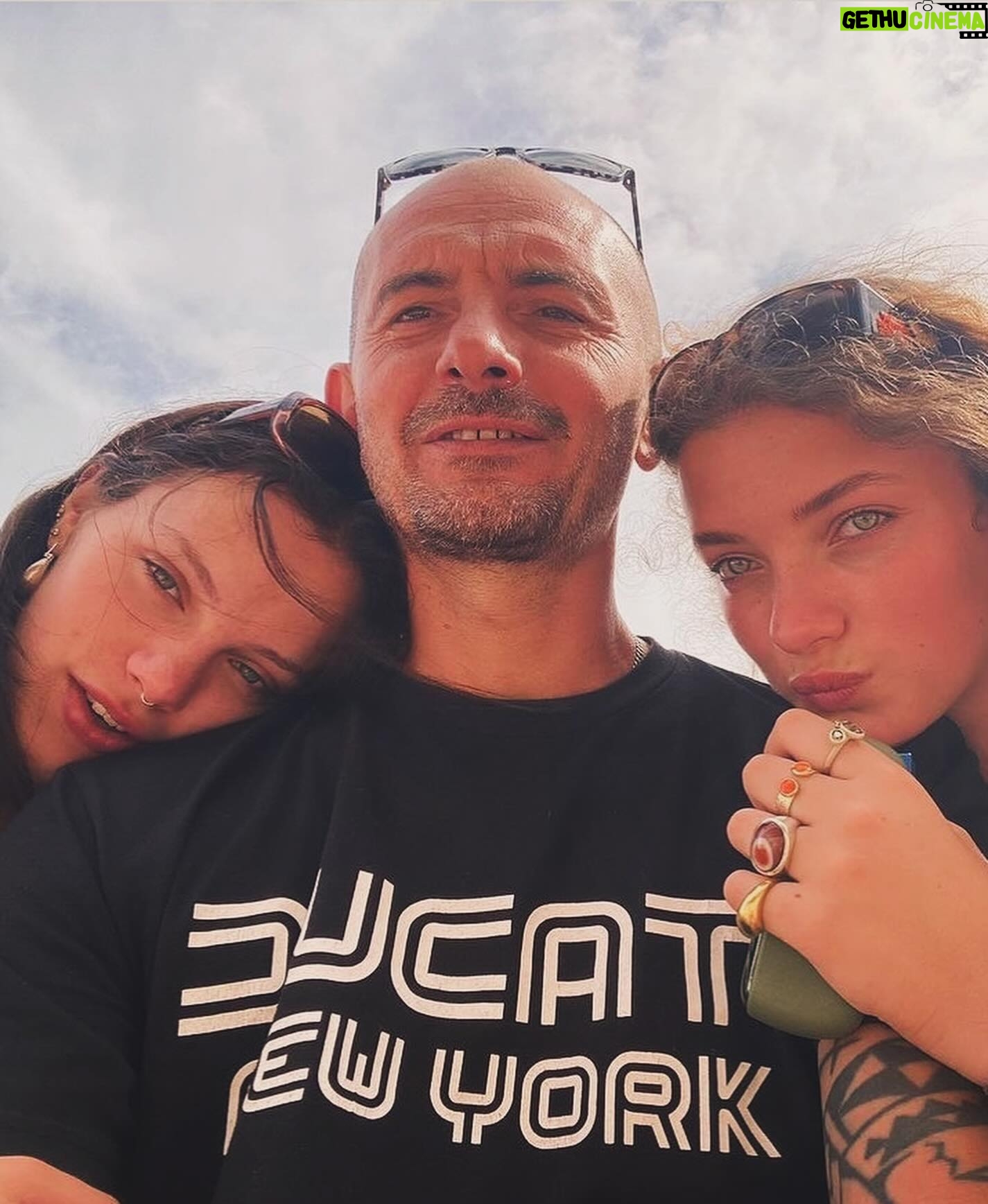 Debi Mazar Instagram - Buona Festa del Babbo❣️ So grateful for you ❤️ @thetuscangun ! We love you SO much❣️ #FathersDay #papá