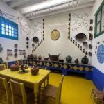 Debi Mazar Instagram - Casa Azul💙 So happy to share this with my daughter @corc0s Every time I come back I see and learn something new about Frida&Diego❣️Thankyou Perla for everything 💋 #coyoacan #mexico🇲🇽❤️