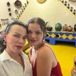 Debi Mazar Instagram - Casa Azul💙 So happy to share this with my daughter @corc0s Every time I come back I see and learn something new about Frida&Diego❣️Thankyou Perla for everything 💋 #coyoacan #mexico🇲🇽❤️