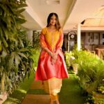 Debjani Deghuria Instagram - Feeling suit-tastic. 🧡🎻 Ethnically elegant, inherently stylish. 🎻🧡 …. Outfit @soch.bhubaneswar.janpath 💙 Hairartist @arman_hair_expert 💙 Makeup by me ☺️🎻💙 Shot by. @k._.s._.photography_