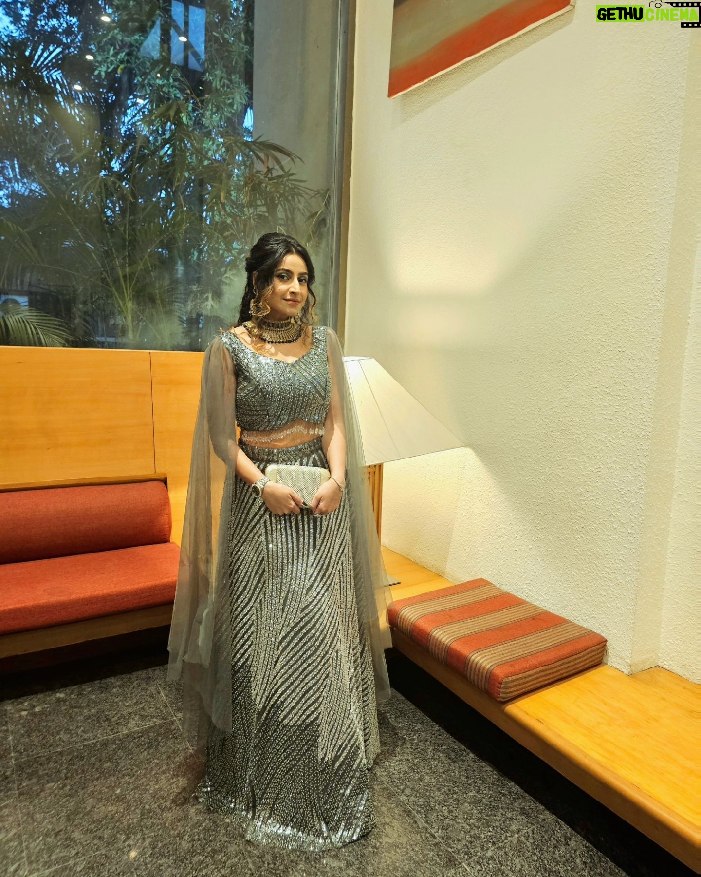 Debjani Deghuria Instagram - Event Night @ Pune .....πΆπβ‘οΈ π§Ώ I Had A Wonderful Evening with All Odia People in Pune: Wearing This gorgeous Outfit @pareenitabbsr Makeup π by Me Hairstyle @geetanjalipalkhe_makeup_artist Jewellery From @pareenitabbsr #eventnight #pune #maharashtra #odiapeople #show #actress #blessed #love #outfitoftheday #looks #hairstyle #debjani #debjanideghuria #mylife #workhard #independent #life #mymakeup #travel #hotel #eventlook #bollywood #ollywood #indianactresses #celebrity #odience #movie #fashion #hairfashion