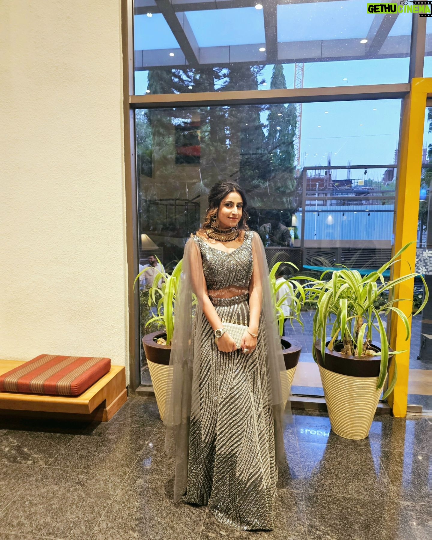 Debjani Deghuria Instagram - Event Night @ Pune .....πΆπβ‘οΈ π§Ώ I Had A Wonderful Evening with All Odia People in Pune: Wearing This gorgeous Outfit @pareenitabbsr Makeup π by Me Hairstyle @geetanjalipalkhe_makeup_artist Jewellery From @pareenitabbsr #eventnight #pune #maharashtra #odiapeople #show #actress #blessed #love #outfitoftheday #looks #hairstyle #debjani #debjanideghuria #mylife #workhard #independent #life #mymakeup #travel #hotel #eventlook #bollywood #ollywood #indianactresses #celebrity #odience #movie #fashion #hairfashion