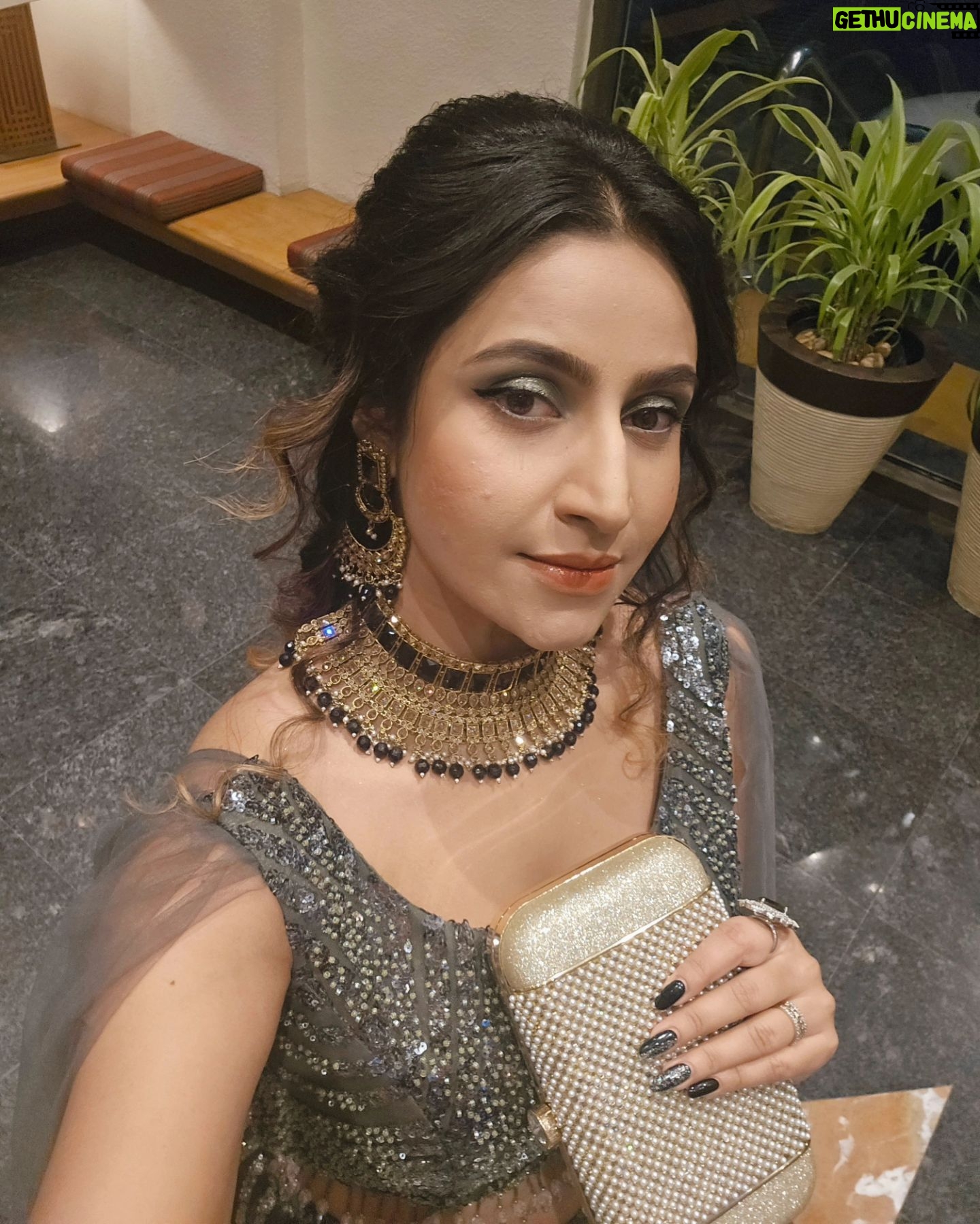 Debjani Deghuria Instagram - Event Night @ Pune .....πΆπβ‘οΈ π§Ώ I Had A Wonderful Evening with All Odia People in Pune: Wearing This gorgeous Outfit @pareenitabbsr Makeup π by Me Hairstyle @geetanjalipalkhe_makeup_artist Jewellery From @pareenitabbsr #eventnight #pune #maharashtra #odiapeople #show #actress #blessed #love #outfitoftheday #looks #hairstyle #debjani #debjanideghuria #mylife #workhard #independent #life #mymakeup #travel #hotel #eventlook #bollywood #ollywood #indianactresses #celebrity #odience #movie #fashion #hairfashion