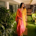 Debjani Deghuria Instagram - Feeling suit-tastic. 🧡🎻 Ethnically elegant, inherently stylish. 🎻🧡 …. Outfit @soch.bhubaneswar.janpath 💙 Hairartist @arman_hair_expert 💙 Makeup by me ☺️🎻💙 Shot by. @k._.s._.photography_