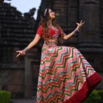 Debjani Deghuria Instagram - Traditional vibes, timeless elegance... A Girls true power lies in her grace and confidence.. Style by @u_bonita_by_swikrutee_ 💄 Makeup @u_bonita_by_swikrutee Beautiful outfit by @tasa_wings Beautiful capture by @creativesbychiranjeeb #debjanideghuria #Debjani