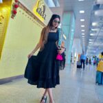 Debjani Deghuria Instagram - Flying high with my fashion game 💕 😎🎻🧿 Bestie’s best click 😎 pc @be_urself25__ #airportfashion #airportlook #airportoutfit #airportstyle #airportdiaries #airportvibes #outfitoftheday #outfits #fashion #fashions #actressairportlook #celebrity #publicfigure #movies #debjanideghuria #debjani #debjaniactress #indianactress #loveyourself #love #mylife