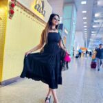 Debjani Deghuria Instagram - Flying high with my fashion game 💕 😎🎻🧿 Bestie’s best click 😎 pc @be_urself25__ #airportfashion #airportlook #airportoutfit #airportstyle #airportdiaries #airportvibes #outfitoftheday #outfits #fashion #fashions #actressairportlook #celebrity #publicfigure #movies #debjanideghuria #debjani #debjaniactress #indianactress #loveyourself #love #mylife