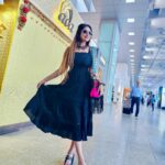 Debjani Deghuria Instagram - Flying high with my fashion game 💕 😎🎻🧿 Bestie’s best click 😎 pc @be_urself25__ #airportfashion #airportlook #airportoutfit #airportstyle #airportdiaries #airportvibes #outfitoftheday #outfits #fashion #fashions #actressairportlook #celebrity #publicfigure #movies #debjanideghuria #debjani #debjaniactress #indianactress #loveyourself #love #mylife