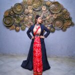 Debjani Deghuria Instagram - ❤️ Happy to promote Odisha Handloom Treasures as the Showstopper for @odishafashionweek Season 1 held at @govt_iti.bbsr Designs : @earthy_hues_india Sarees : Talented weavers of @antaran_transformingcrafts from Maniabandha & Gopalpur Clusters Jewellery: @lcjsilver.lalchandjewellers HMU: @glamupbysonalii Styling: @sibiyansaron Choreographer: @prasantdasofficial Host : @thefootstepsofficial Co-Host : @keembadanti @odishamodelmirror