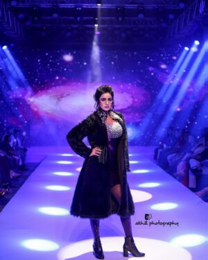 Debjani Deghuria Instagram - @lcjselection.bhubaneswar presents BHUBANESWAR RUNWAY WEEK season 10 👓 SHOWSTOPPER FOR @_duas_creation_ 

Stepping into the 90s glam time machine with satin, fur, and stockings - courtesy of Duas Creation. ✨ @_duas_creation_  @0_sareena_10 

SHOW DIRECTOR  @john_ajay_official 

Designer @_duas_creation_ 
Stylist- @ethenpradhan 
Backstage- manhee 
Photography by - @akhilphotography_ap 
Makeup @indulgethesalon 

#debjanideghuria #showstopper #bhubaneswar #bhubaneswarrunwayweek #bhubaneswarbuzz #actress #debjani #john #director #showstppper #bhubaneswarrunwayweeksesson10