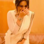 Debjani Deghuria Instagram - Dhirey Dhirey Bol Koi Sun Naa Le 🤦🏼‍♀️ ! Saree Swag On Point. ……. One snap at a time 🕶️🥻 ….. unexpected clicks, Everlasting Memories… Elegance in every fold @soulbyindian Candid captured @rajendra_pic
